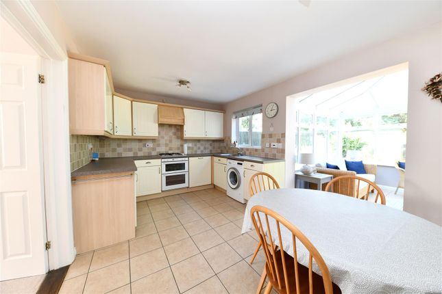 6, Humber Court, Stevenage photo 4