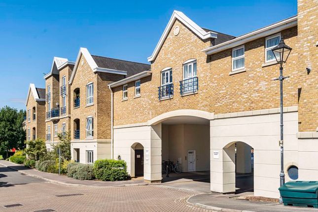 Thumbnail Flat for sale in Complins Close, Elizabeth Jennings Way, Oxford