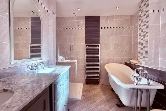 5 Saxon Place,, Lower Buckland Road, Lymington photo 3