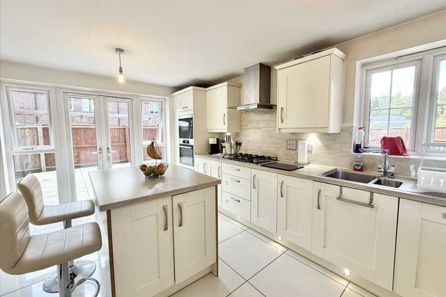 2, Tulip Close, Nottingham photo 3