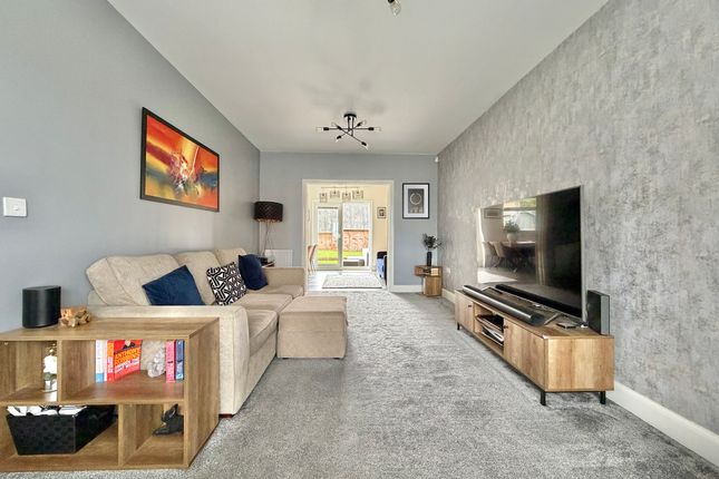 25 The Fouracres, Wakefield photo 2