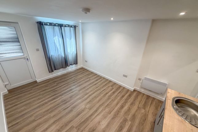 37, Sunderland  , Macclesfield photo 3