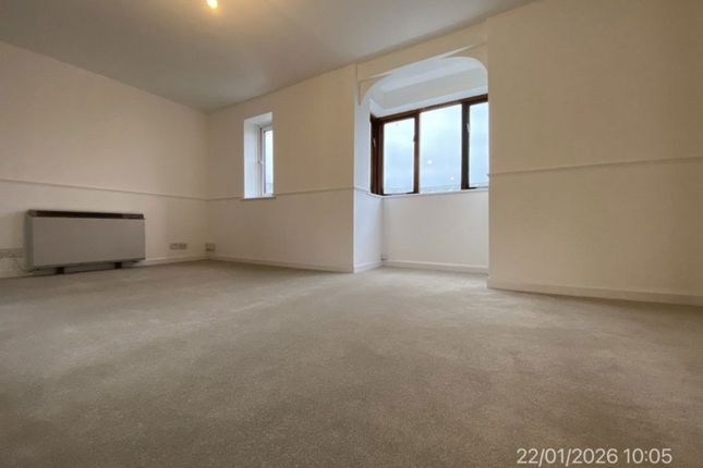 6, Tiree House, Slough photo 4