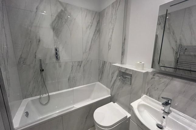 Flat 2, 174 High Street, Guildford photo 5