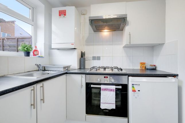 Flat to rent in Albion Road, Feltham