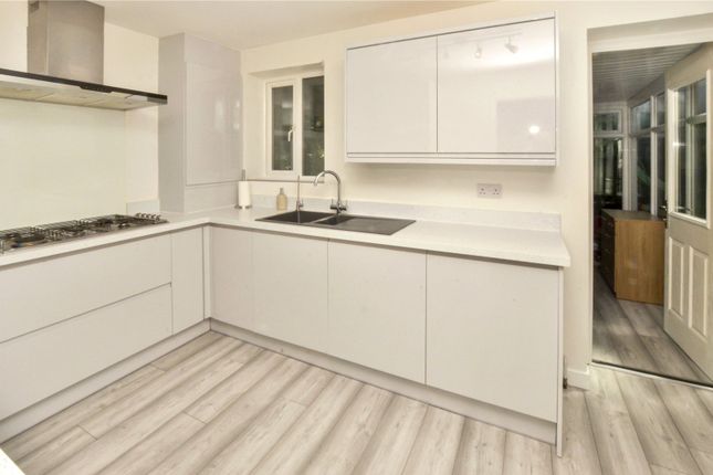 32, Bay Close, Wimborne photo 4