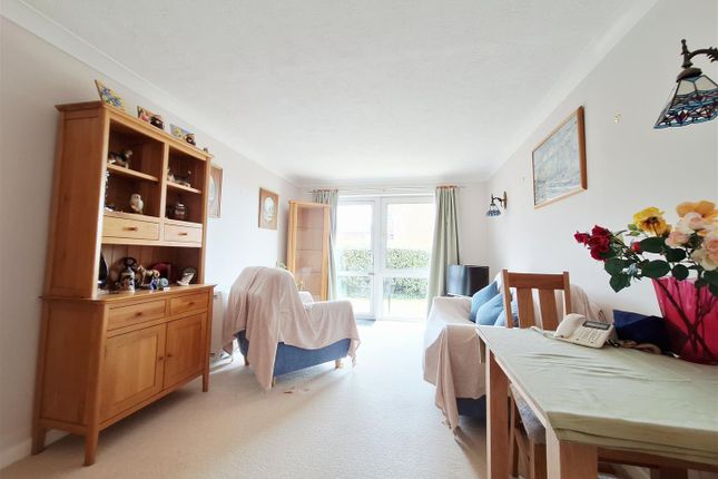 Flat 3, Hometye House 64-66, Claremont Road, Seaford photo 3