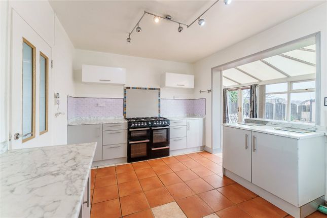 35, Tombridge Crescent, Pontefract photo 4