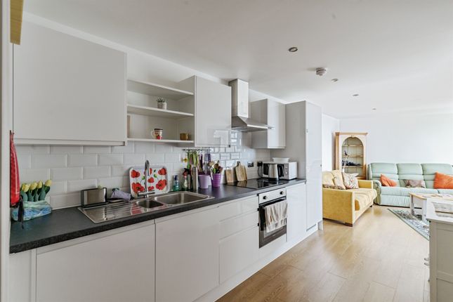 Flat 49 Mariner Point, 83, Brighton Road, SHOREHAM-BY-SEA photo 4
