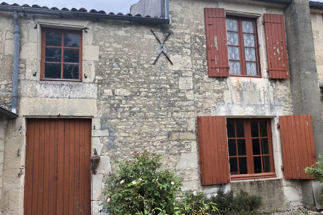 Property for sale in Villeneuve-La-Comtesse, Poitou-Charentes, 17330, France