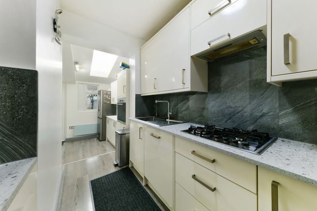 End terrace house for sale in Wentworth Road, Croydon