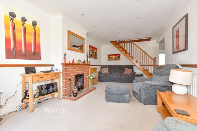 3, Ashendene Grove, Canterbury photo 4