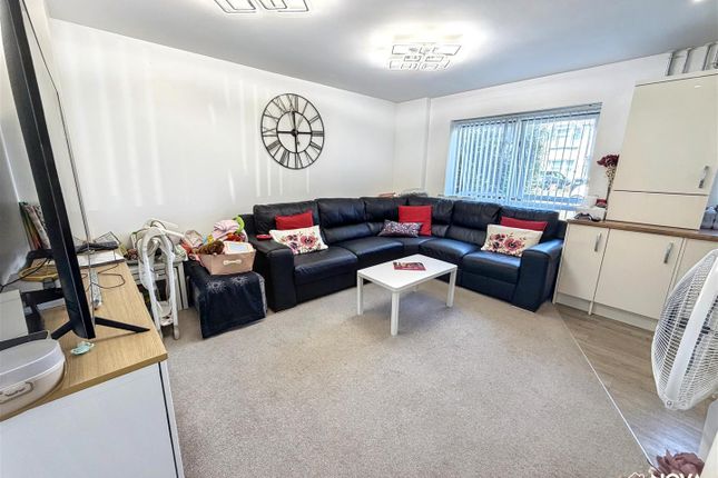 Flat 2, Beret Court, Bongrace Walk, Luton photo 2