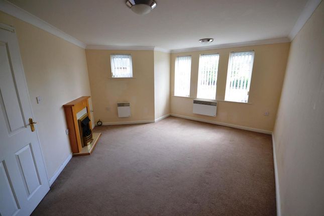 Flat to rent in St. Andrews Square, Lowland Road, Brandon, Durham