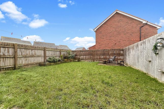 17, Cloverfield Place, Newark photo 3