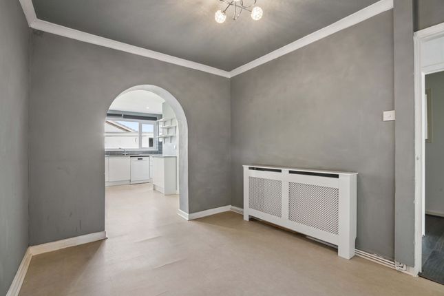 124 Quarry Road, Witney photo 4