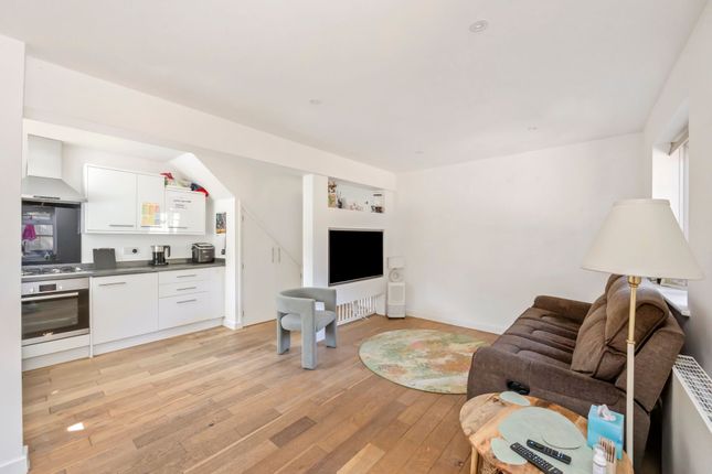 22 Swan Close, Pulborough photo 4