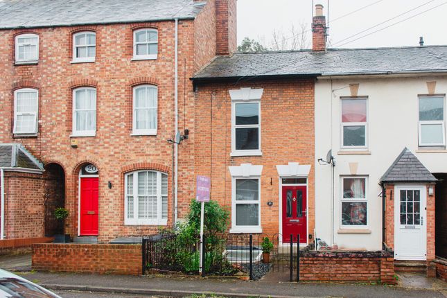 Thumbnail Terraced house for sale in Centre Street, Banbury