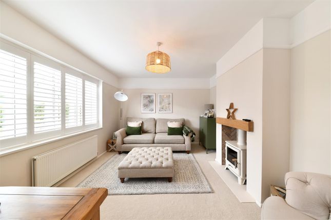 Linden, Gipsy Lane, Knebworth photo 2