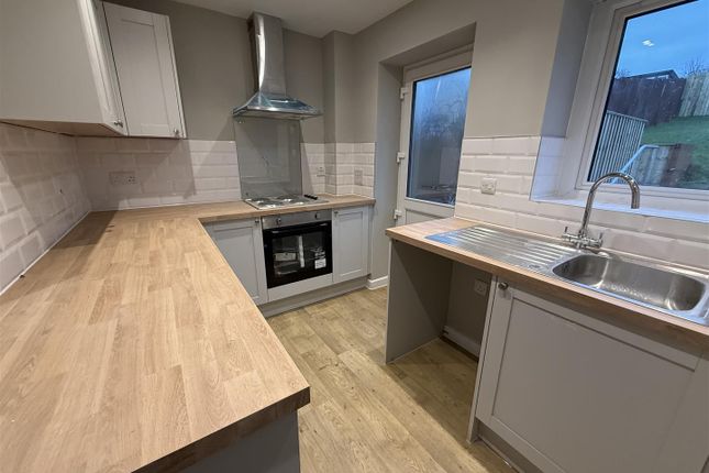 17, Brynmefys, Llanelli photo 3