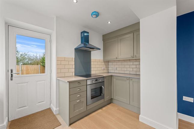 8, Bridle Road, Chesterfield photo 4