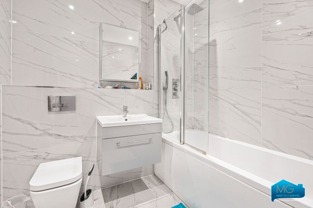 Flat 12, Otium House, 1A, Fox Lane, London photo 3