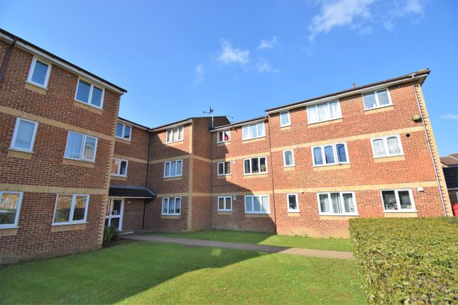 Thumbnail Flat for sale in Walpole Road, Slough
