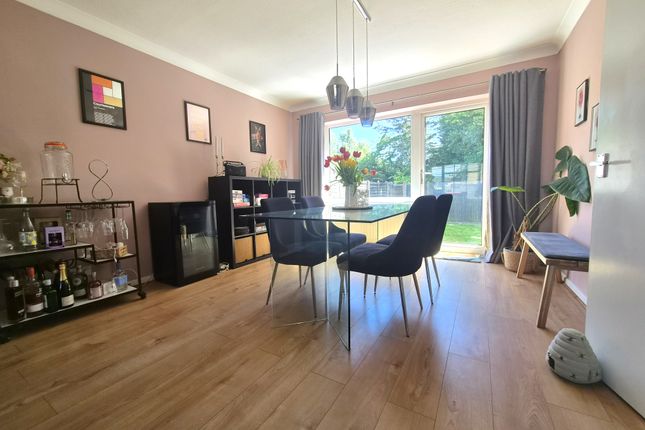 8, Russell Road, Havant photo 4