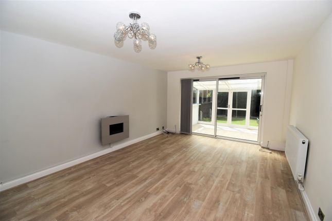 12, Chapman Close, Leamington Spa photo 4