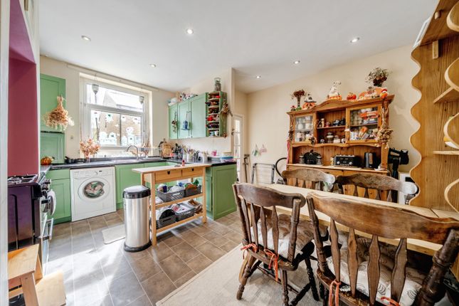8, George Street, Sowerby Bridge photo 3
