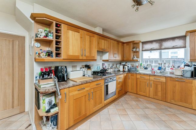 107, Victoria Road West, Denbighshire photo 4
