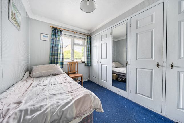 1, Busbys Close, Bampton photo 4