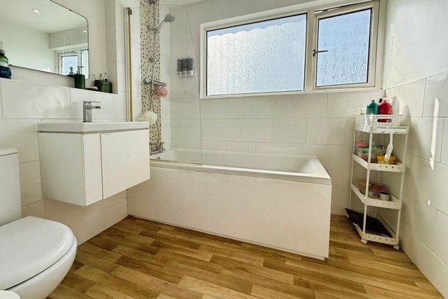 8, Lansley Road, Hampshire photo 4