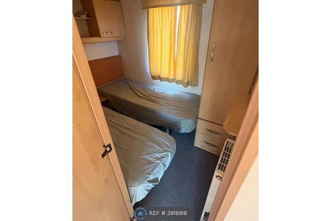 Vicarage Lane, North Weald, Epping photo 5