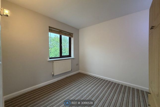 Flat C, Woodley Headland Peartree Bridge, Milton Keynes photo 3