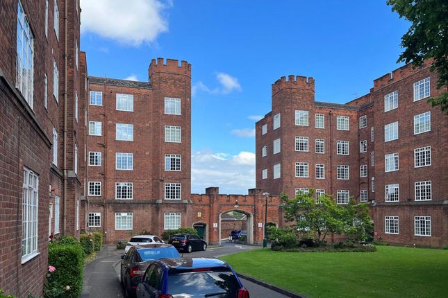 Thumbnail Flat for sale in Stoneygate Court, Leicester