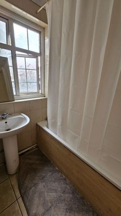 68, Windermere Avenue, Wembley photo 5