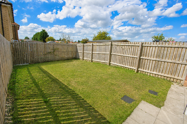22, Wallis Grove, Doncaster photo 2