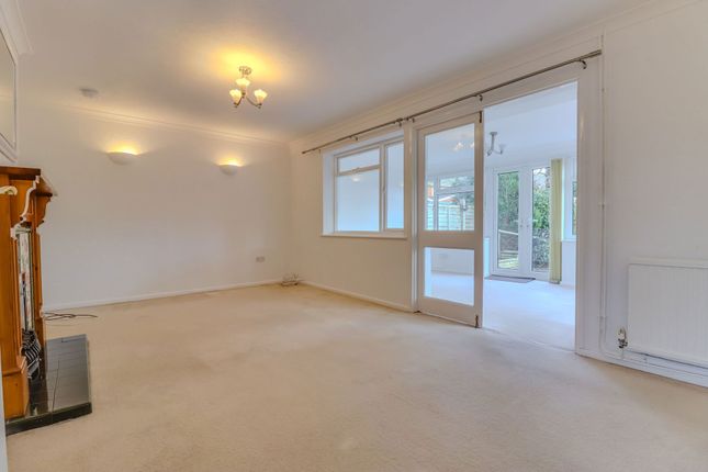55, St. Martins Drive, Leicester photo 4