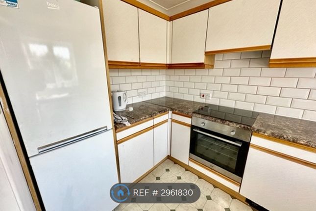 Flat, Seymour Court Road, Marlow photo 4