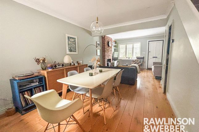 16, Spring Gardens, West Molesey photo 4