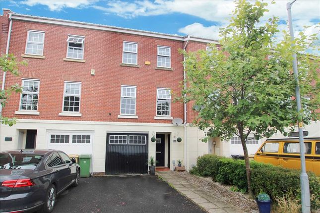 3 bed town house for sale in Abbeylea Drive, Westhoughton, Bolton BL5