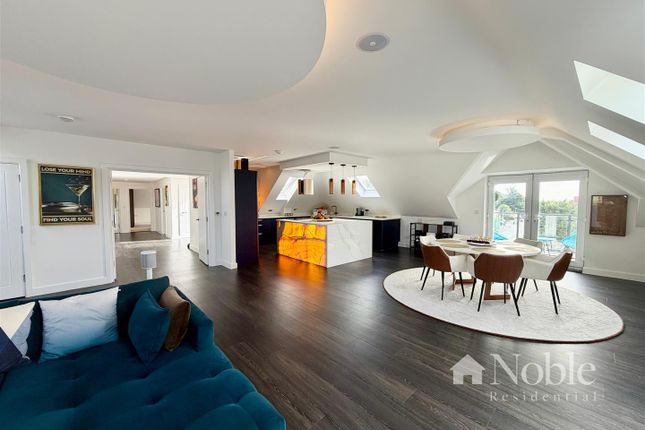 5 Chigwell Heights, 212, Manor Road, Chigwell photo 2