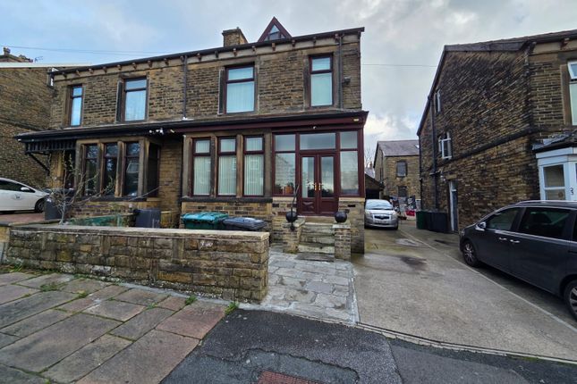 21 Haslingden Drive, Bradford photo 2