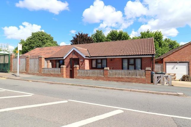 Thumbnail Bungalow for sale in Icknield Way, Luton