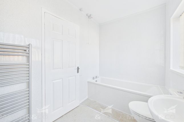 9, Greenleafe Avenue, Doncaster photo 4