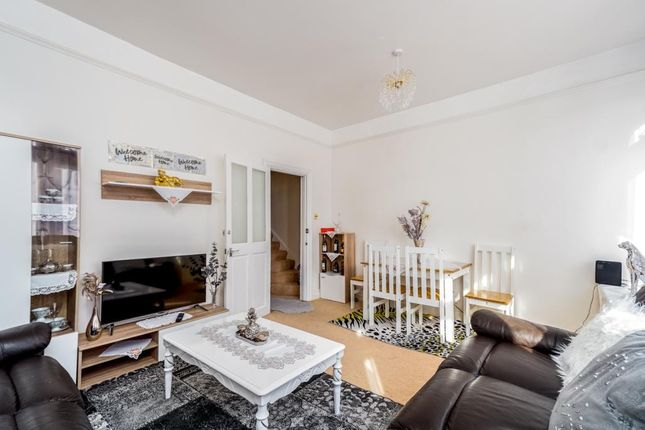 Thumbnail Maisonette to rent in Church Street, Enfield Town