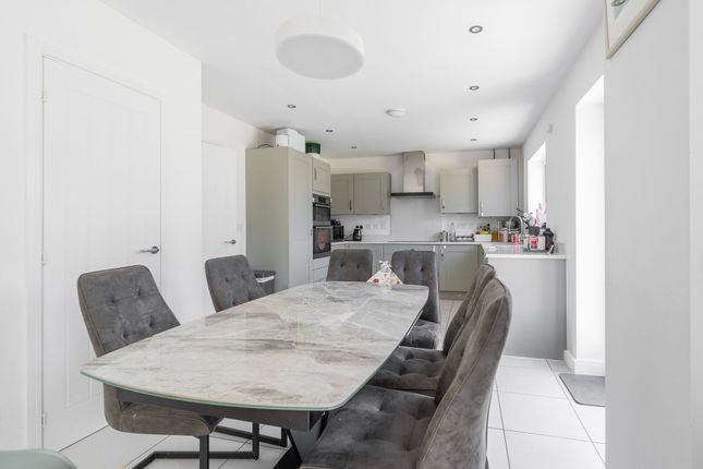 7 Ninham Close, Norwich photo 4
