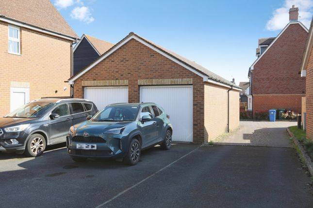 37, Bluebell Drive, Sittingbourne photo 2