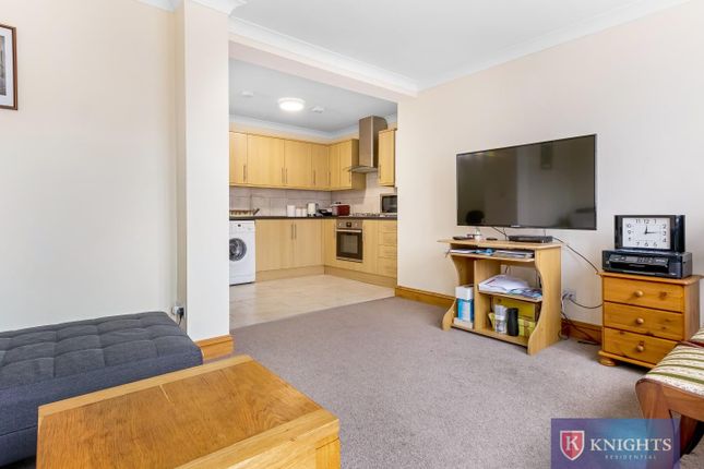 17, Lambs Terrace, Great Cambridge Road, London photo 3